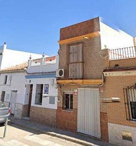 Foto contactar de Casa en venda a avenida De la Constitución de 3 habitacions amb terrassa i garatge