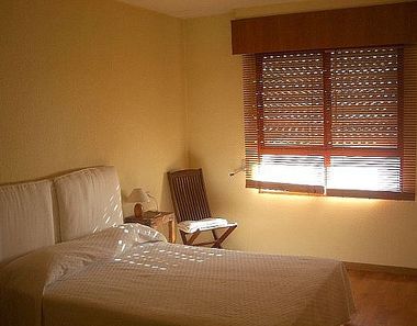 Foto contactar de Pis en lloguer a calle Las Torres de 2 habitacions amb mobles i balcó