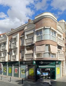 Foto contactar de Venta de piso en calle Vizcondesa de Jorbalán de 3 habitaciones con balcón y aire acondicionado