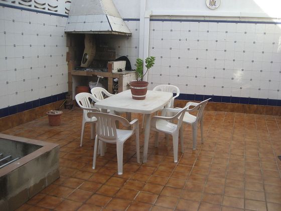 Foto 1 de Chalet en venta en El Mercado de 6 habitaciones con terraza y garaje