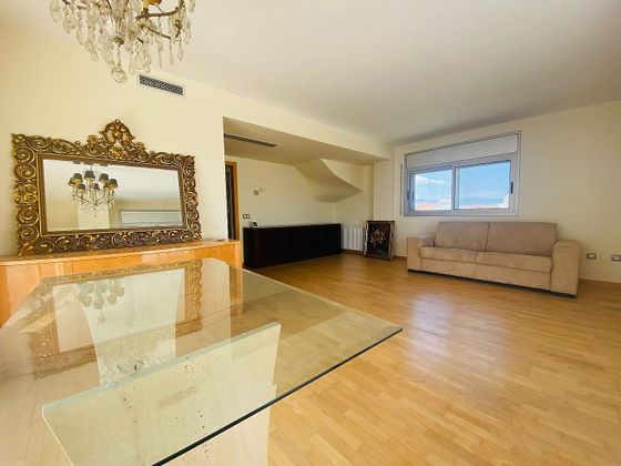 Foto 2 de Àtic en venda a Poblenou - L'Olivar Gran de 4 habitacions amb terrassa i garatge