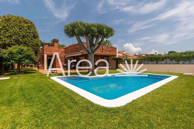 Foto 1 de Xalet en venda a Sant Vicenç de Montalt de 4 habitacions amb terrassa i piscina
