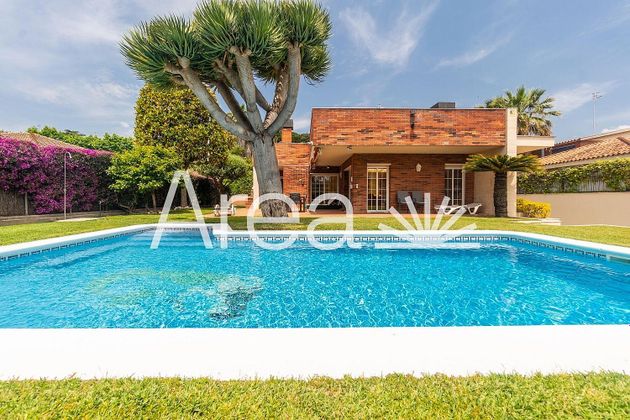 Foto 2 de Xalet en venda a Sant Vicenç de Montalt de 4 habitacions amb terrassa i piscina