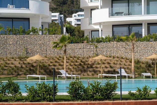 Foto 2 de Pis en venda a El Higuerón de 2 habitacions amb terrassa i piscina