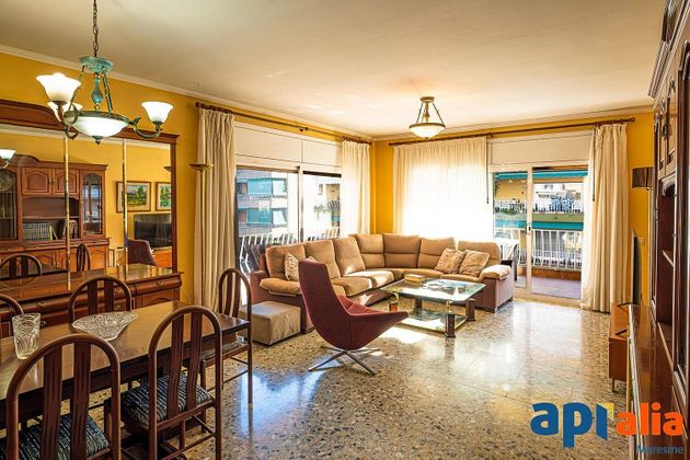 Foto 1 de Piso en venta en Premià de Mar de 4 habitaciones con terraza y garaje