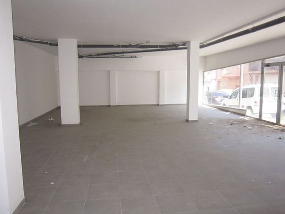 Foto 2 de Local en venda a calle Tarragona de 126 m²