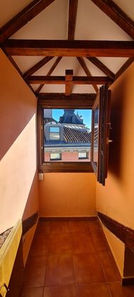 Foto 2 de Ático en alquiler en Sol de 2 habitaciones con balcón y aire acondicionado