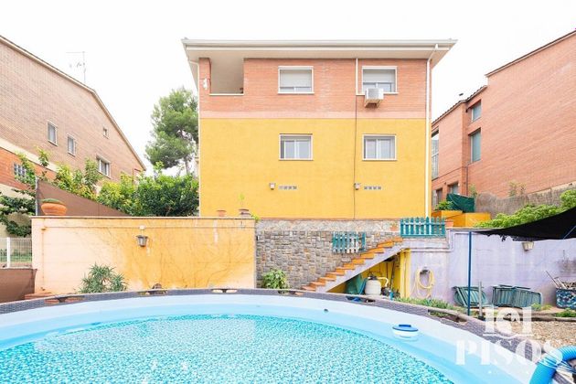 Foto 1 de Casa en venda a Castellnou - Can Mir - Sant Muç de 6 habitacions amb terrassa i balcó