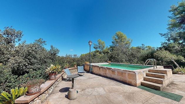 Foto 2 de Casa rural en venda a Sant Joan de 5 habitacions amb terrassa i piscina