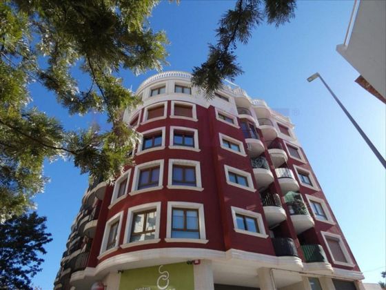 Foto 2 de Pis en venda a paseo Del Saladar de 3 habitacions amb terrassa i ascensor