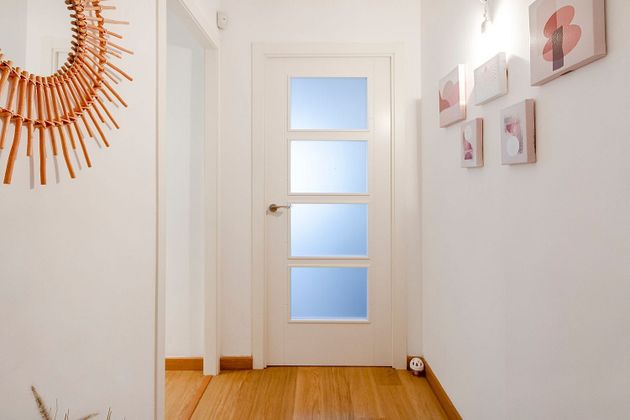 Foto 2 de Venta de piso en calle Sant Andreu de la Barca de 4 habitaciones con garaje y balcón