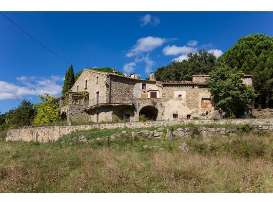 Foto 2 de Casa rural en venda a Maçanet de Cabrenys de 6 habitacions amb jardí