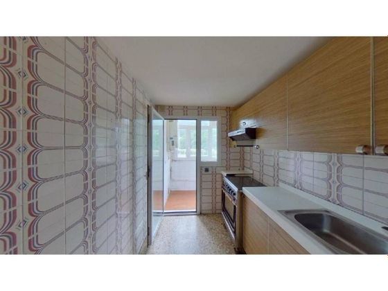 Foto 2 de Piso en venta en Ripoll de 4 habitaciones con terraza y calefacción