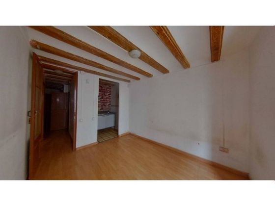 Foto 2 de Venta de piso en El Raval de 2 habitaciones y 46 m²