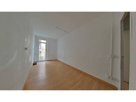 Foto 2 de Venta de piso en El Raval de 2 habitaciones y 53 m²