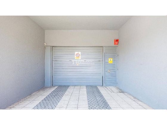 Foto 2 de Garaje en venta en Manlleu de 6 m²
