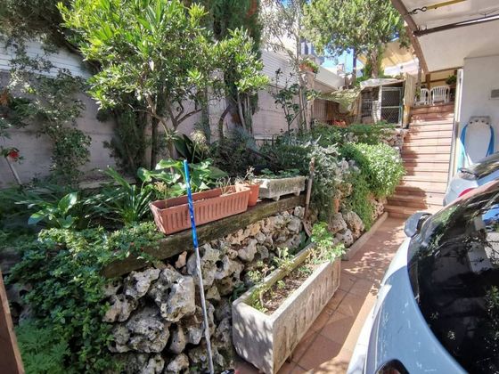 Foto 2 de Casa en venda a Semicentre de 4 habitacions amb terrassa i jardí