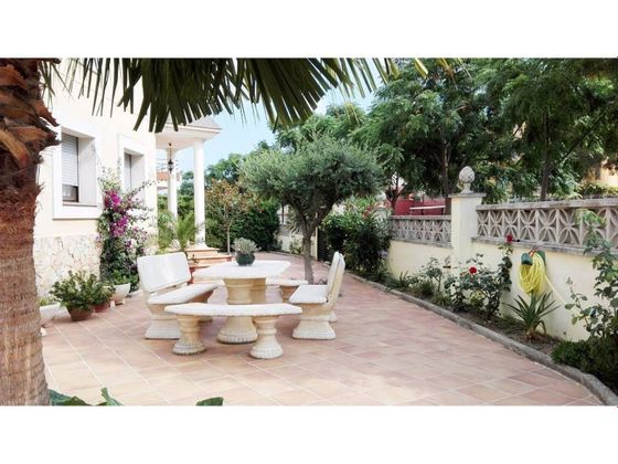 Foto 1 de Casa en venda a Malgrat de Mar de 7 habitacions amb terrassa i jardí