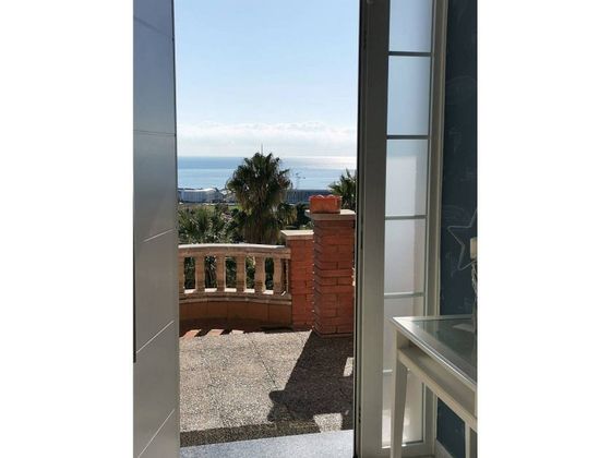 Foto 1 de Casa en venta en Santa Susanna de 5 habitaciones con terraza y piscina