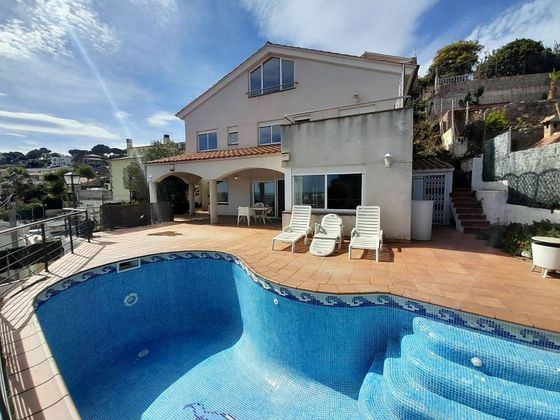 Foto 1 de Casa en venda a Santa Susanna de 5 habitacions amb terrassa i piscina