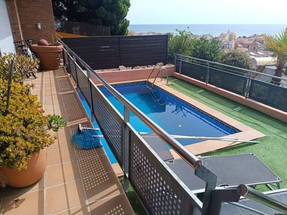 Foto 1 de Casa en venta en Calella de 4 habitaciones con terraza y piscina