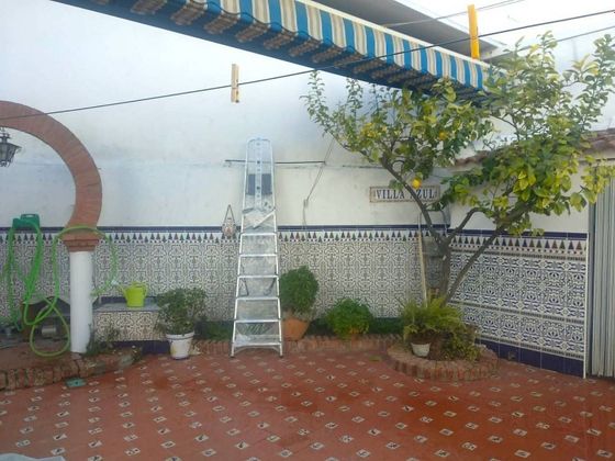 Foto 2 de Venta de casa en Mengíbar de 4 habitaciones con terraza y piscina