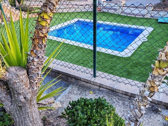Foto 2 de Casa en venda a Semicentre de 4 habitacions amb terrassa i piscina