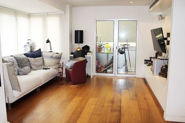 Foto 2 de Piso en venta en Eixample Nord – La Devesa de 3 habitaciones con terraza y aire acondicionado