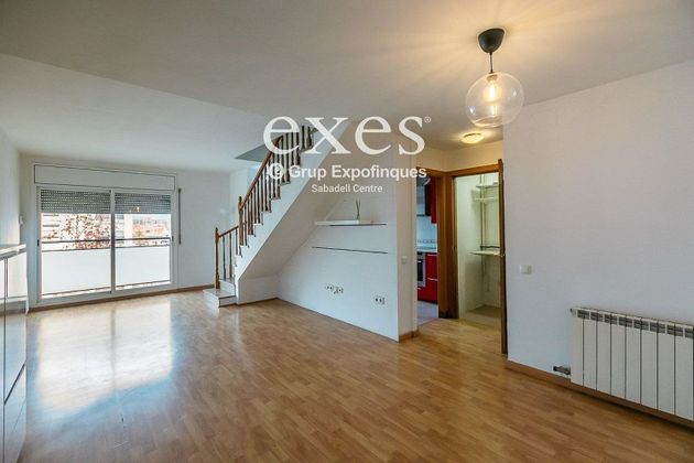 Foto 1 de Dúplex en venda a Eixample - Sant Oleguer de 2 habitacions amb calefacció i ascensor