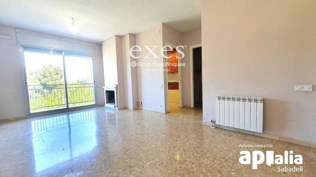 Foto 2 de Venta de piso en Eixample - Sant Oleguer de 4 habitaciones con balcón y calefacción
