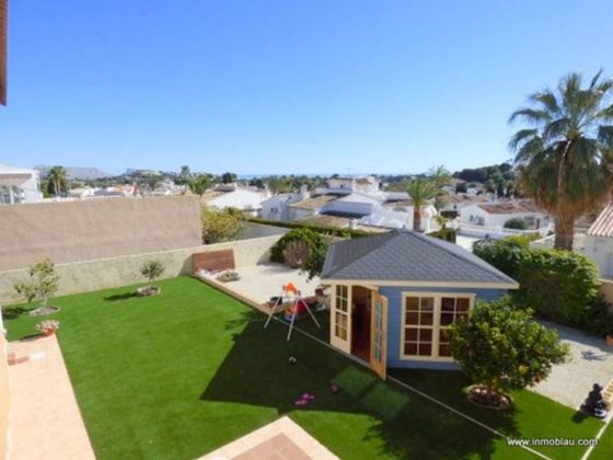 Foto 2 de Venta de chalet en Alfaz del Pi Pueblo-Urbanizaciones de 7 habitaciones con terraza y piscina