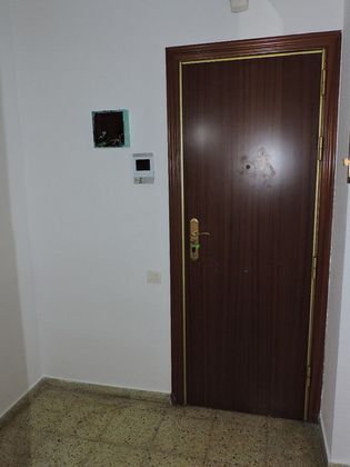 Foto 2 de Piso en venta en Gavarra de 3 habitaciones con balcón y ascensor