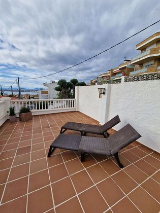 Foto 2 de Venta de chalet en Els Grecs - Mas Oliva de 4 habitaciones con terraza y garaje