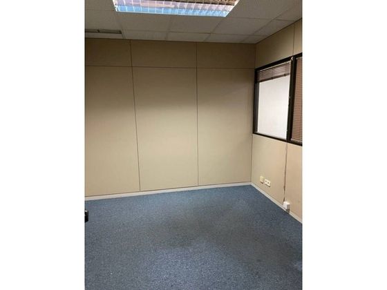 Foto 2 de Oficina en venda a Ca n'Aurell amb aire acondicionat i ascensor