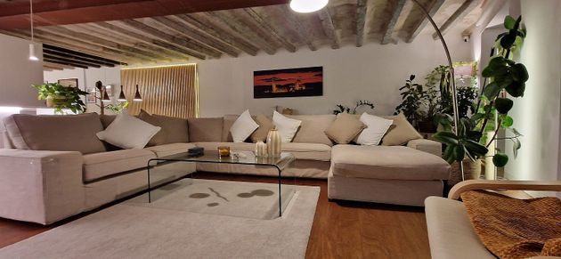 Foto 2 de Piso en venta en Centre Històric - Rambla Ferran - Estació de 1 habitación con balcón y aire acondicionado