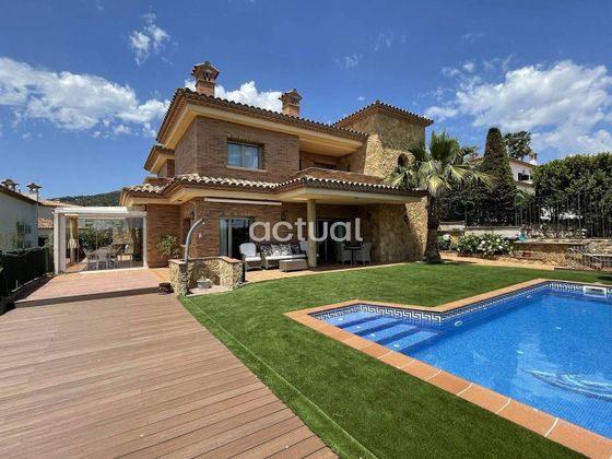 Foto 1 de Casa en venda a Fenals de 7 habitacions amb terrassa i piscina