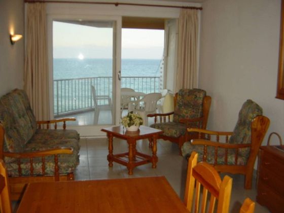 Foto 1 de Piso en alquiler en avenida Costa Brava de 1 habitación con terraza y muebles