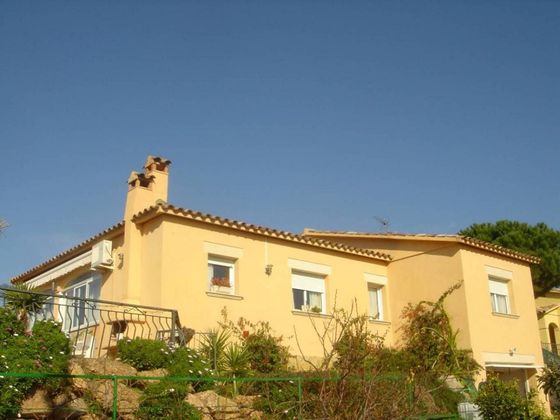Foto 1 de Casa en venda a calle Mas Pallí de 4 habitacions amb terrassa i piscina