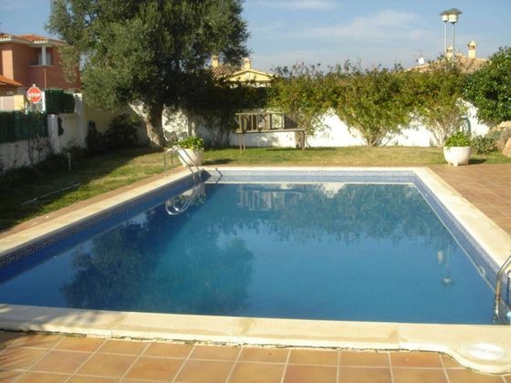 Foto 2 de Casa en venta en calle Mas Pallí de 4 habitaciones con terraza y piscina