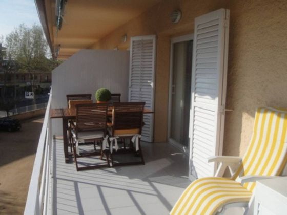 Foto 1 de Piso en alquiler en avenida De Platja D'aro de 2 habitaciones con terraza y muebles
