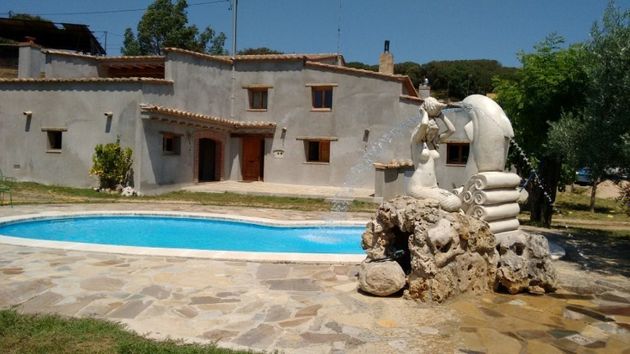 Foto 1 de Venta de casa rural en Tordera de 5 habitaciones con terraza y piscina