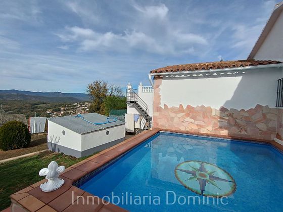 Foto 2 de Xalet en venda a avenida De la Selva de 4 habitacions amb terrassa i piscina