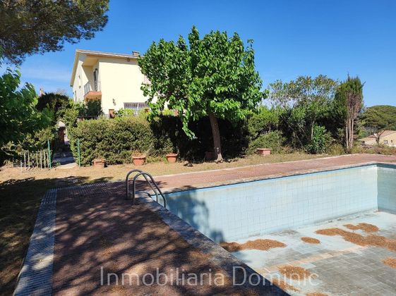 Foto 2 de Venta de chalet en calle Esquirol de 5 habitaciones con terraza y piscina