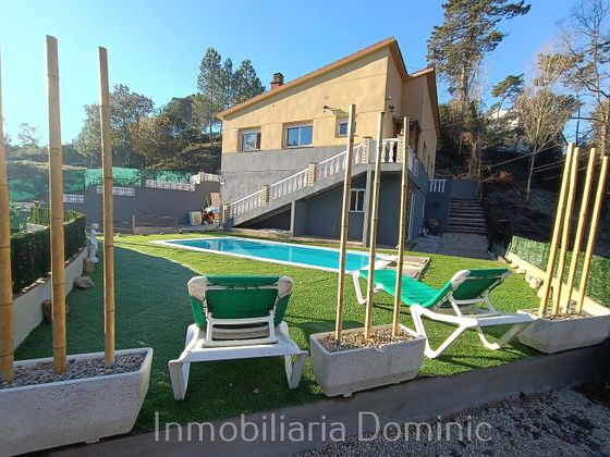 Foto 1 de Xalet en venda a calle Ripolles de 5 habitacions amb terrassa i piscina