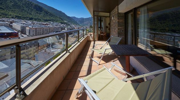 Foto 1 de Àtic en venda a Andorra la Vella de 4 habitacions amb terrassa i balcó