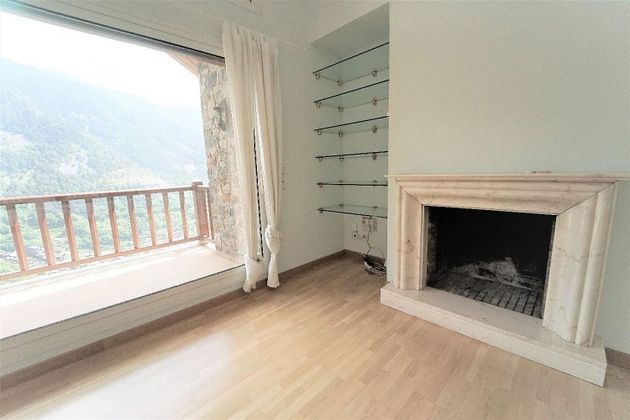 Foto 2 de Ático en venta en Escaldes, les de 3 habitaciones con terraza y calefacción