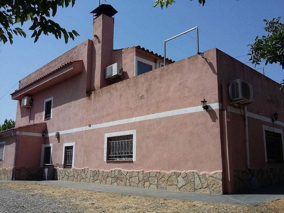 Foto 1 de Casa rural en venta en calle El Camí del Burga de 3 habitaciones con terraza y jardín