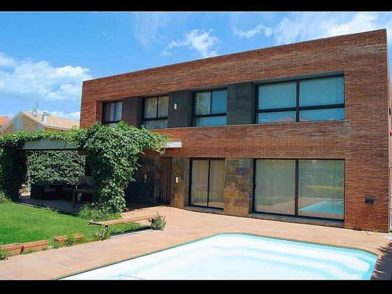 Foto 2 de Casa en venta en Mestral de 6 habitaciones con piscina y jardín