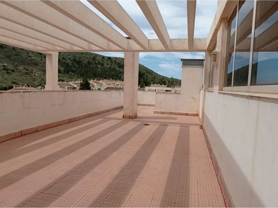 Foto 1 de Àtic en venda a Pueblo Acantilado-Venta Lanuza de 3 habitacions amb terrassa i piscina