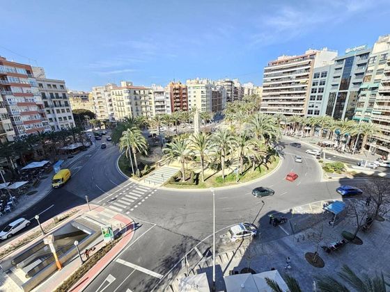 Foto 1 de Venta de piso en Centro - Alicante de 2 habitaciones con terraza y balcón